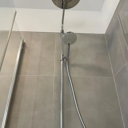 Διαμέρισμα Theaterstrasse - 3 Schlafzimmer - 5 Betten - Gratis Pkw Stellplatz - Smarttv Ερφούρτη