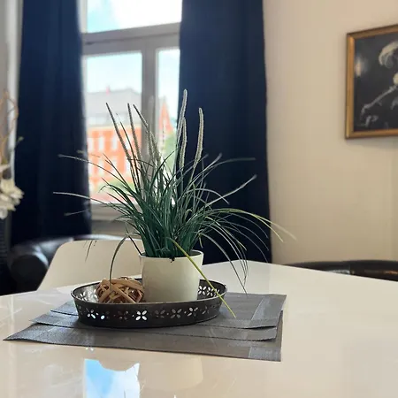 Theaterstrasse - 3 Schlafzimmer - 5 Betten - Gratis Pkw Stellplatz - Smarttv Διαμέρισμα Ερφούρτη