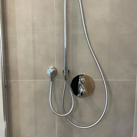 Διαμέρισμα Theaterstrasse - 3 Schlafzimmer - 5 Betten - Gratis Pkw Stellplatz - Smarttv *