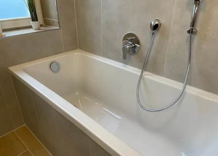 Theaterstrasse - 3 Schlafzimmer - 5 Betten - Gratis Pkw Stellplatz - Smarttv Daire Erfurt