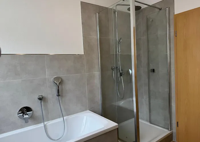 Apartman Theaterstrasse - 3 Schlafzimmer - 5 Betten - Gratis Pkw Stellplatz - Smarttv